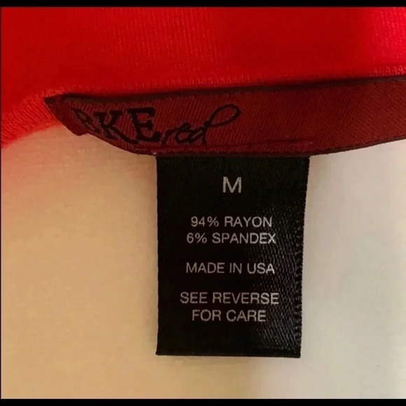 Buckle Red by BKE Dolman sleeve Pieced Top Size Medium - Picture 6 of 6